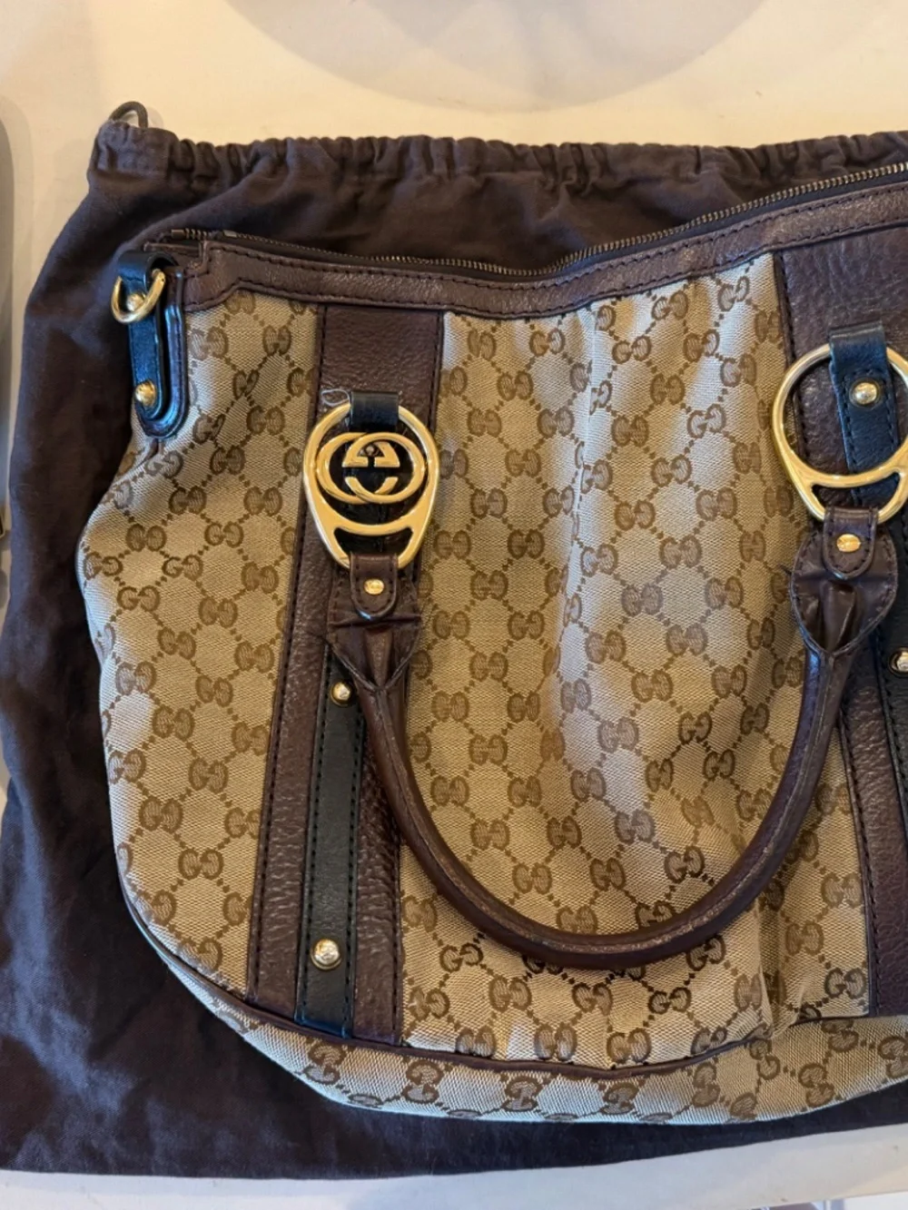 Gucci GG canvas interlocking icon medium hobo bag